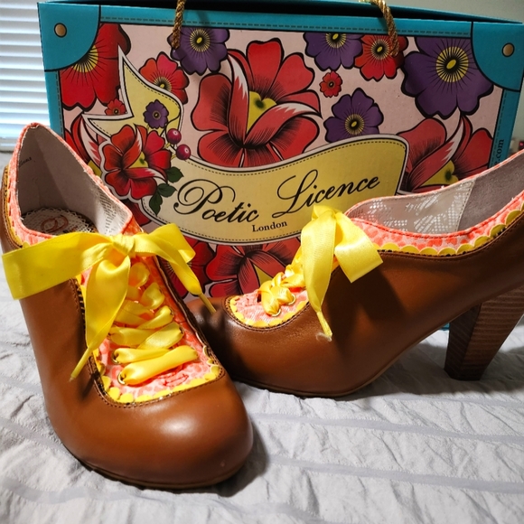 Poetic License Shoes - Tobacco and orange Poetic License shooties